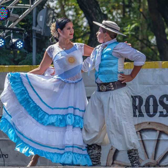 Dancers at the Feria de Mataderos